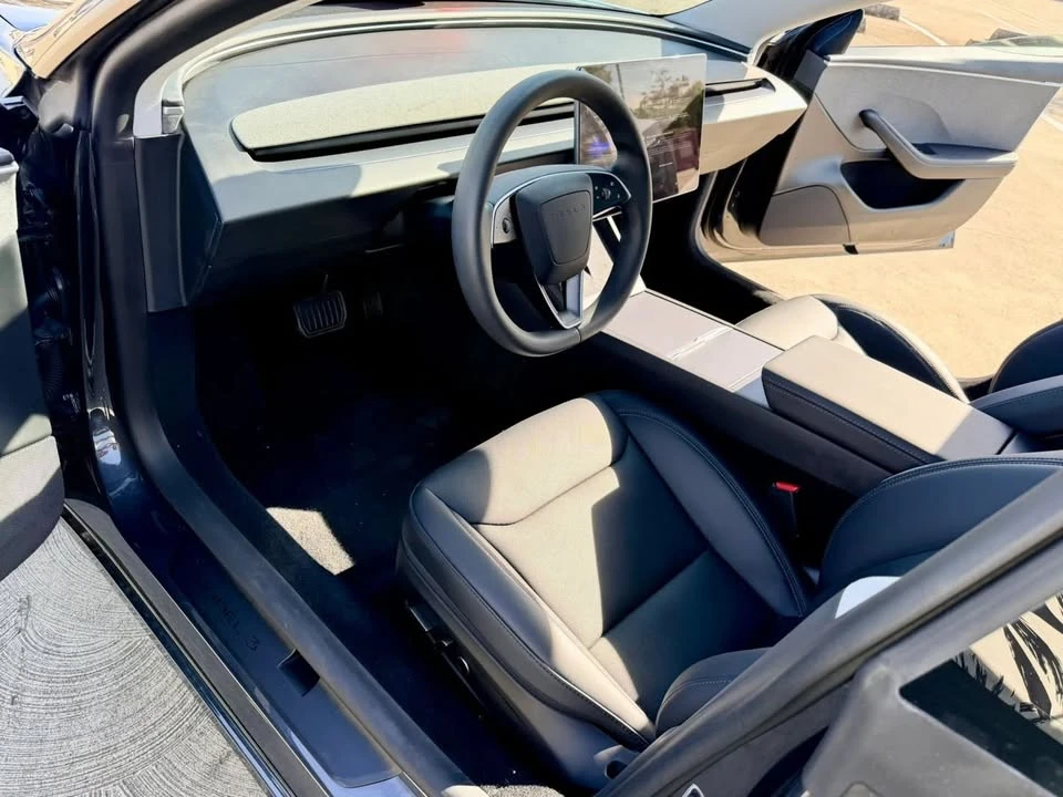 2025 Tesla Model 3 - Image 15 of 20