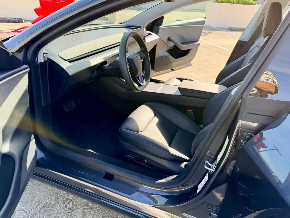 2025 Tesla Model 3 - Image 10 of 20