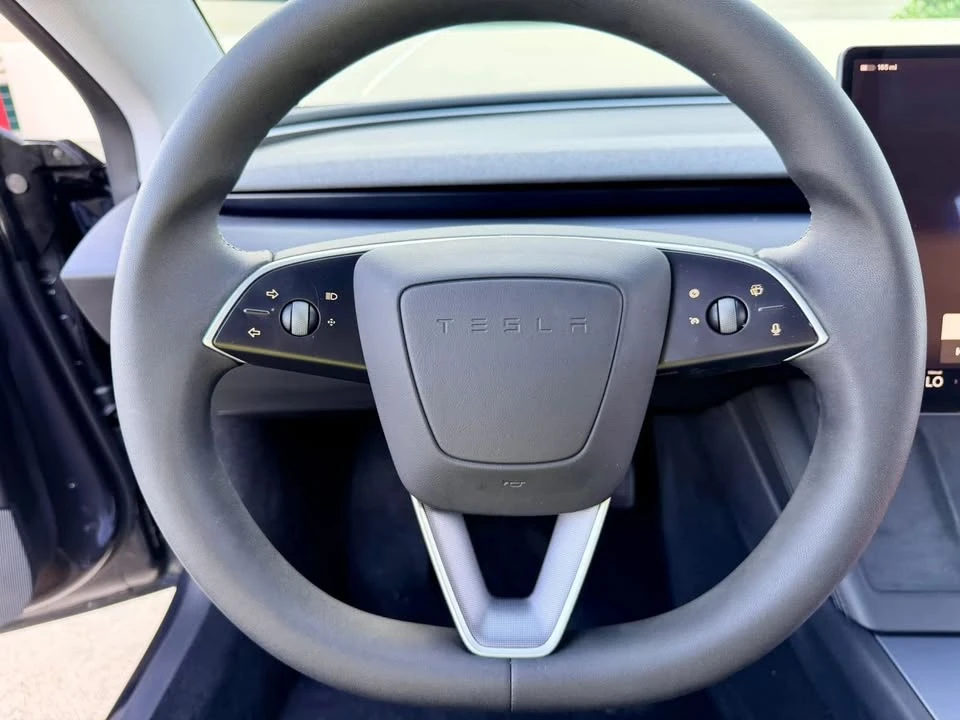 2025 Tesla Model 3 - Image 18 of 20