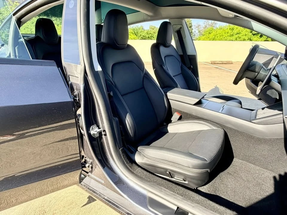 2025 Tesla Model 3 - Image 12 of 20