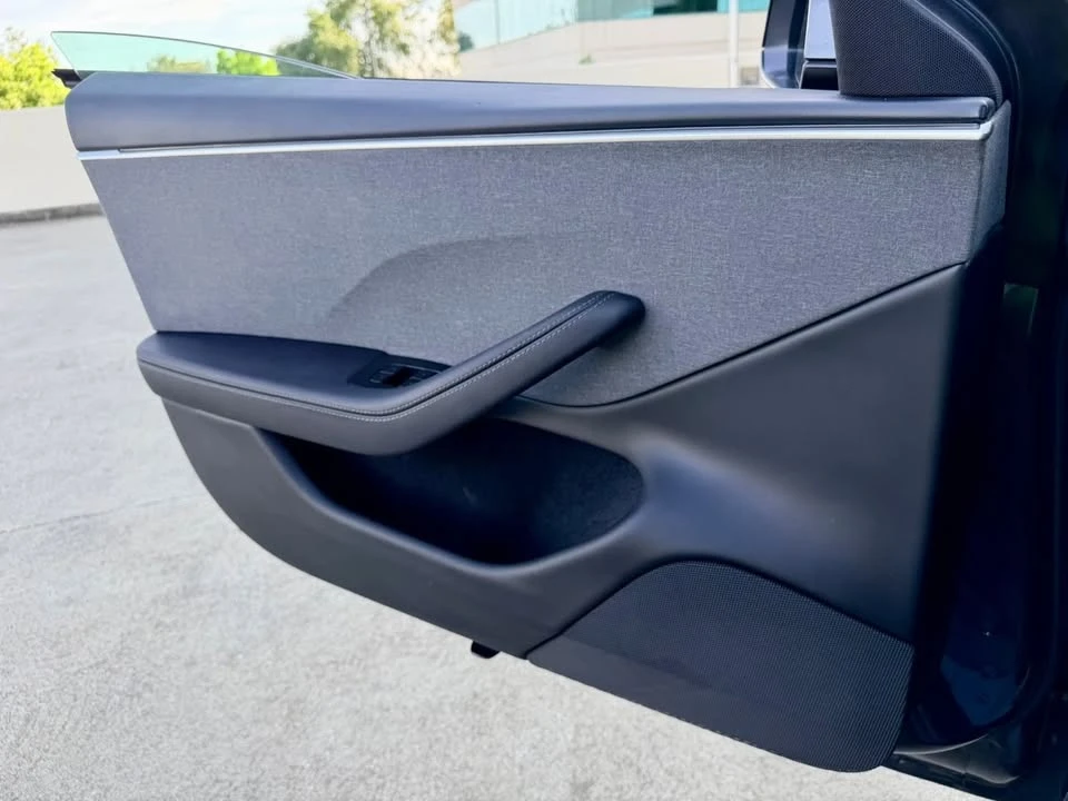 2025 Tesla Model 3 - Image 19 of 20