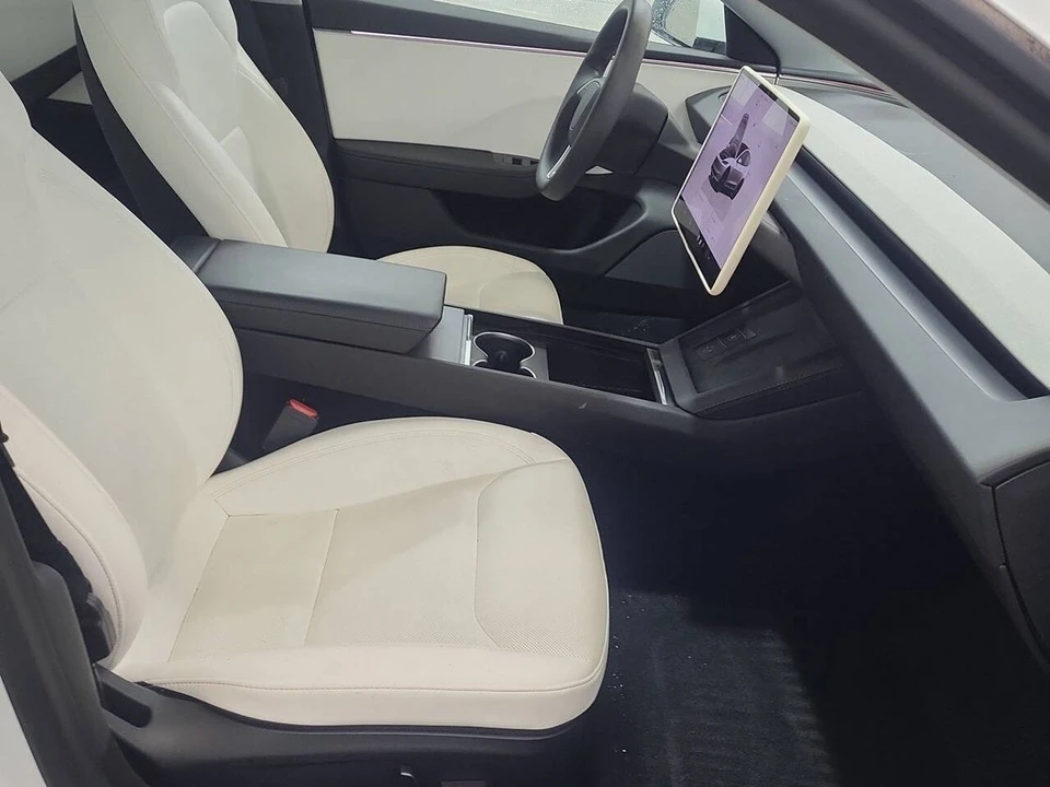 2025 Tesla Model 3 - Image 9 of 12