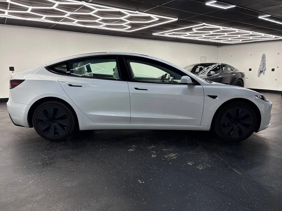 2025 Tesla Model 3 - Image 6 of 12