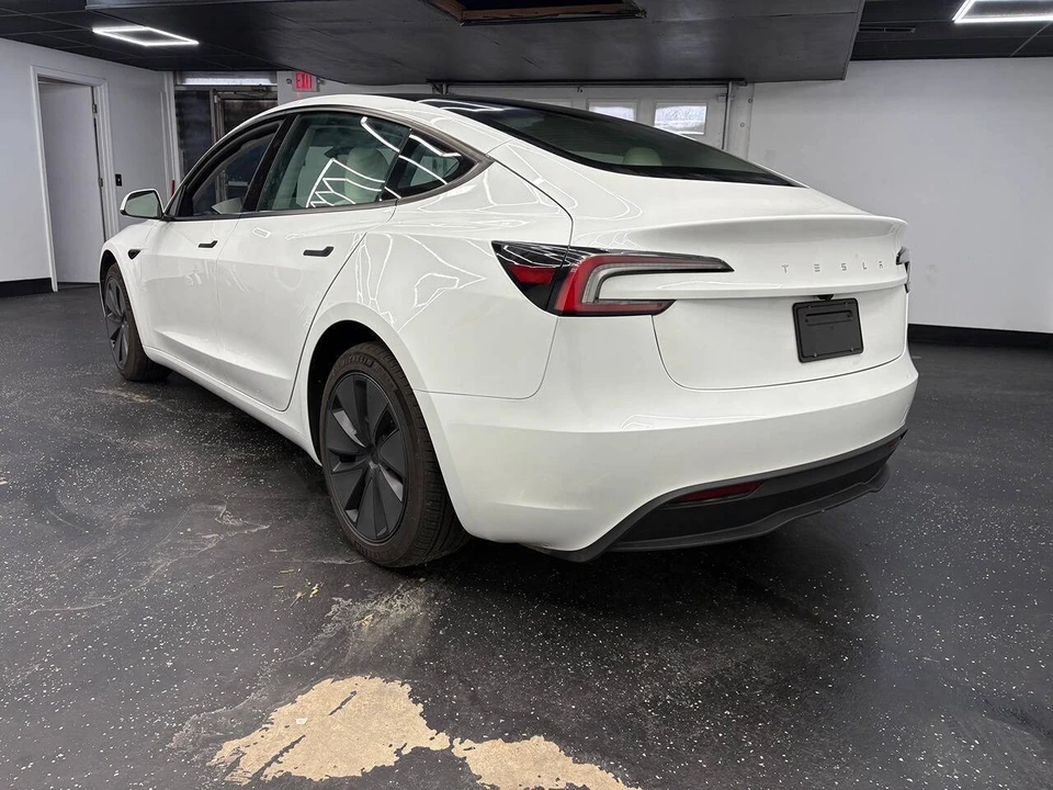 2025 Tesla Model 3 - Image 8 of 12