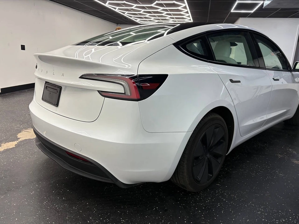 2025 Tesla Model 3 - Image 5 of 12