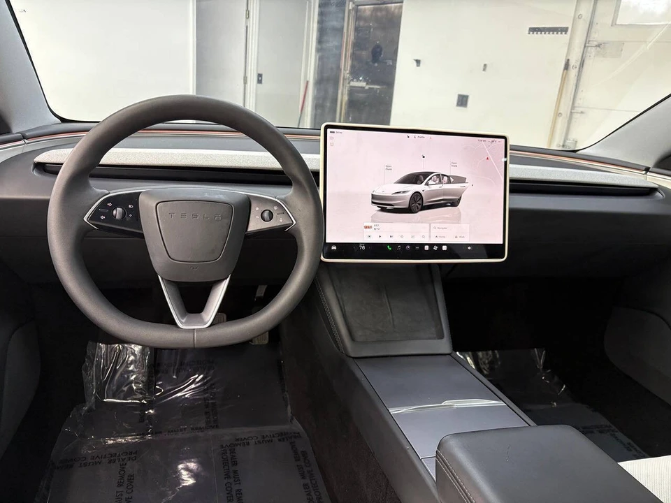 2025 Tesla Model 3 - Image 12 of 12