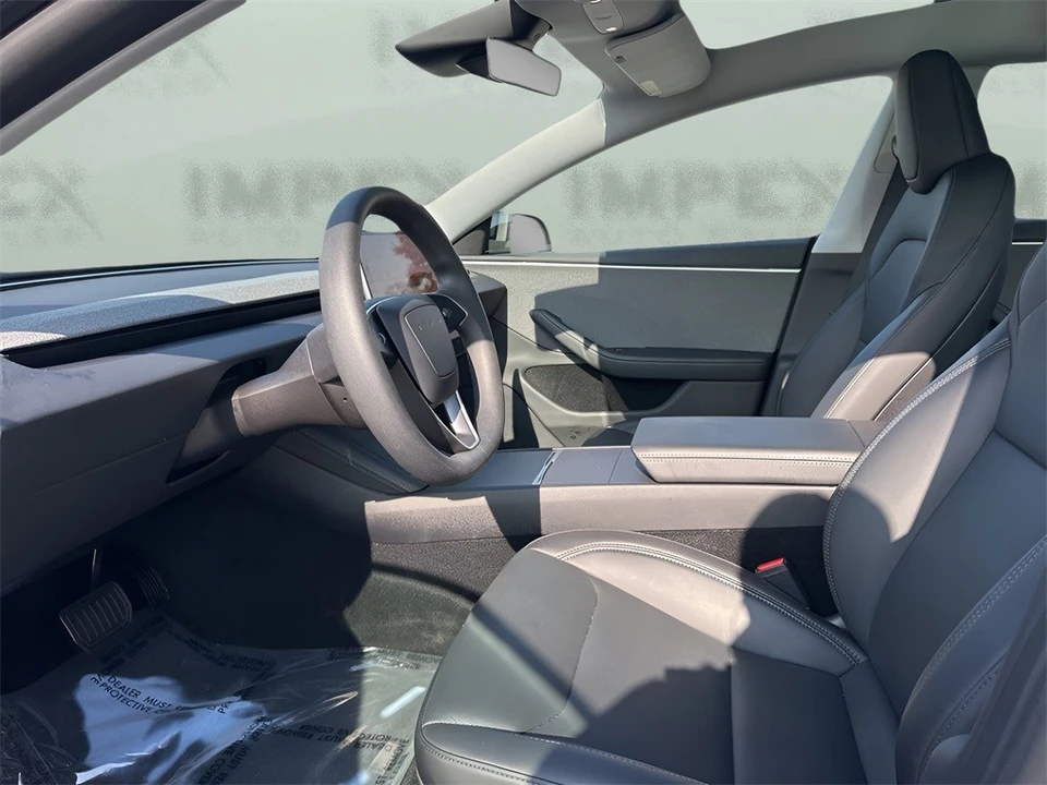 2025 Tesla Model 3 - Image 9 of 12