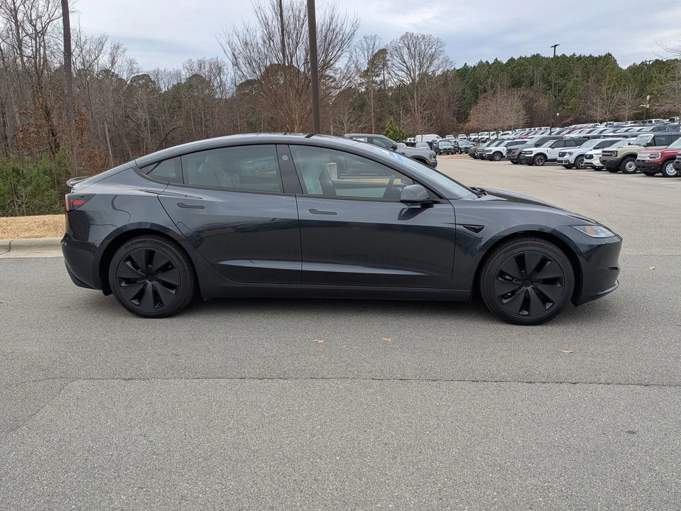 2025 Tesla Model 3 - Image 3 of 12
