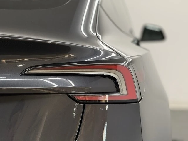 2025 Tesla Model 3 - Image 7 of 12