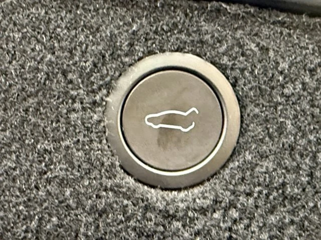 2025 Tesla Model 3 - Image 12 of 12