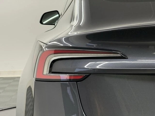 2025 Tesla Model 3 - Image 9 of 12