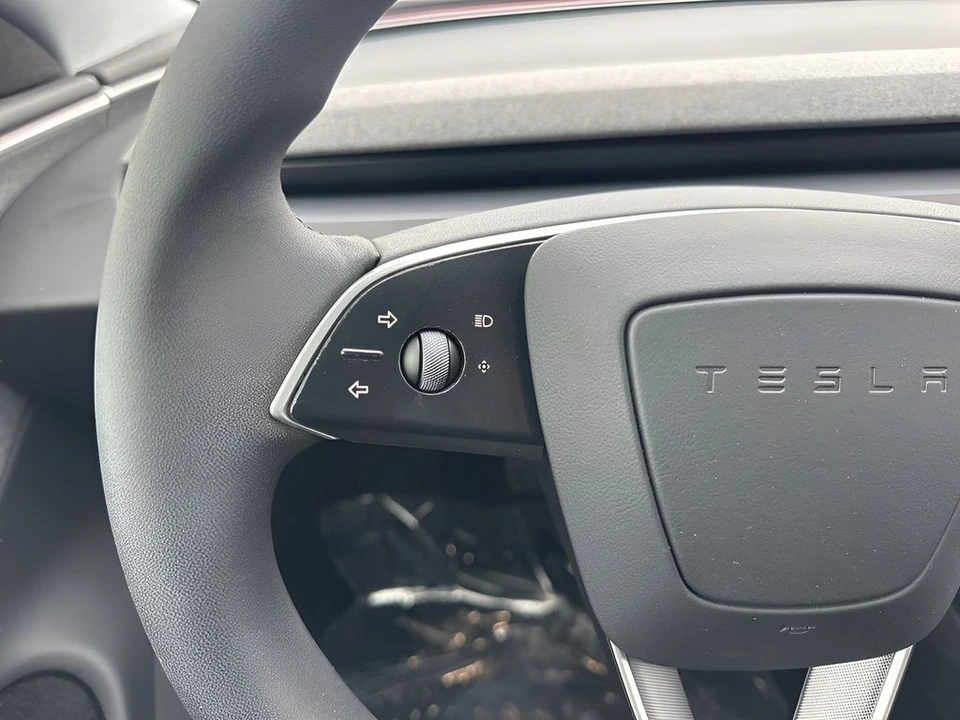 2025 Tesla Model 3 - Image 17 of 21