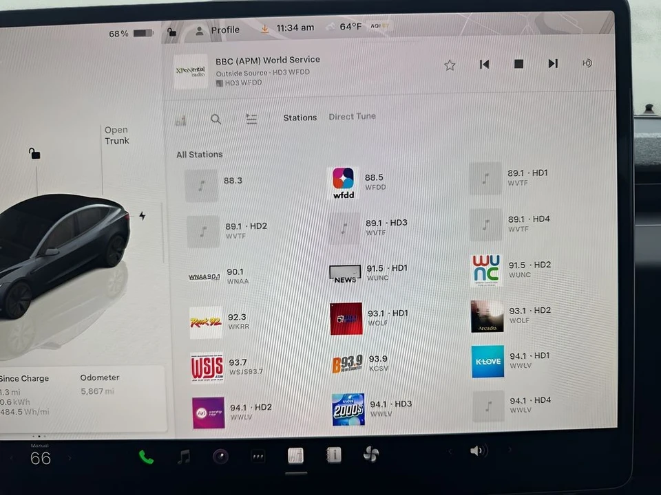 2025 Tesla Model 3 - Image 19 of 21