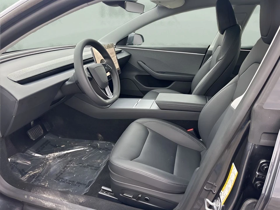 2025 Tesla Model 3 - Image 9 of 21
