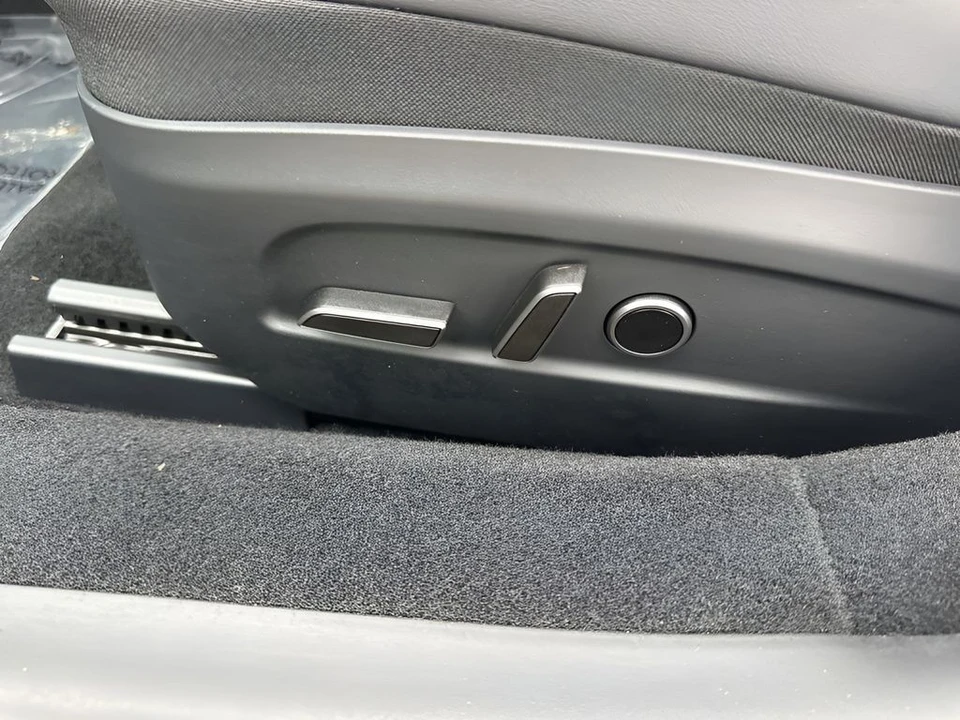 2025 Tesla Model 3 - Image 10 of 21