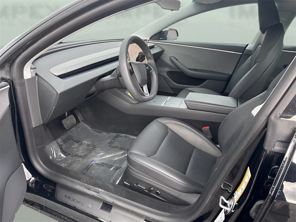 2025 Tesla Model 3 - Image 9 of 12