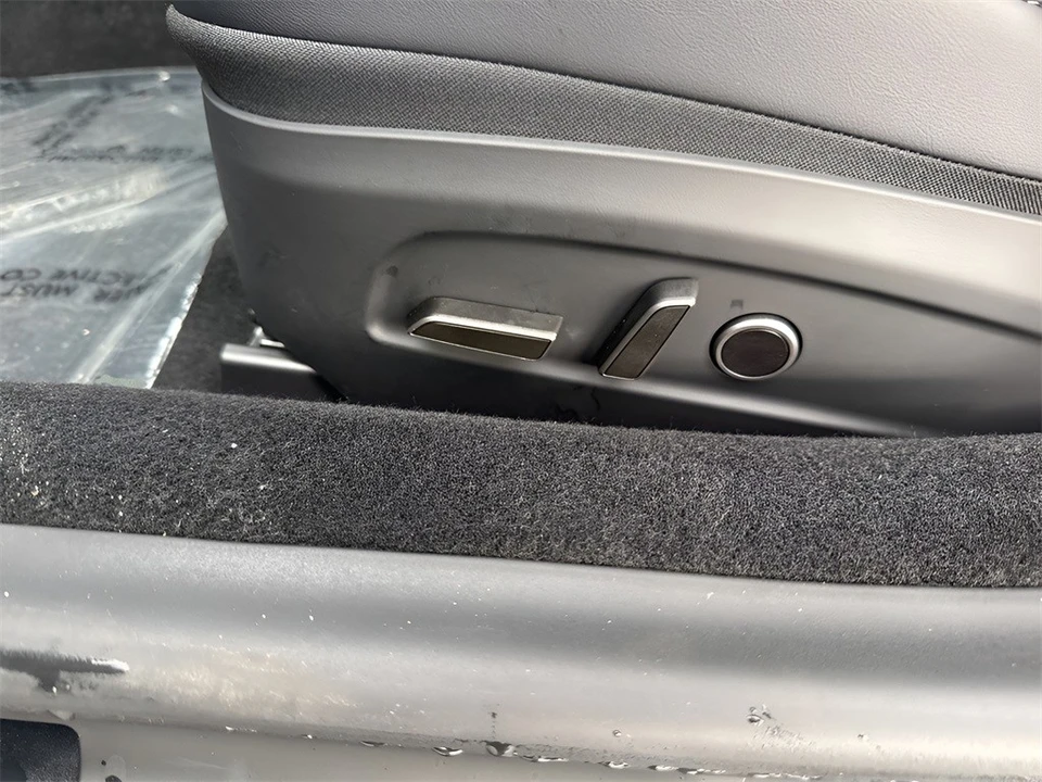 2025 Tesla Model 3 - Image 10 of 12