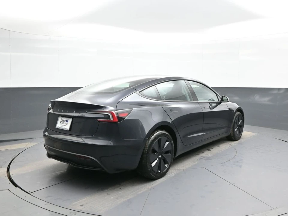 2025 Tesla Model 3 - Image 6 of 21