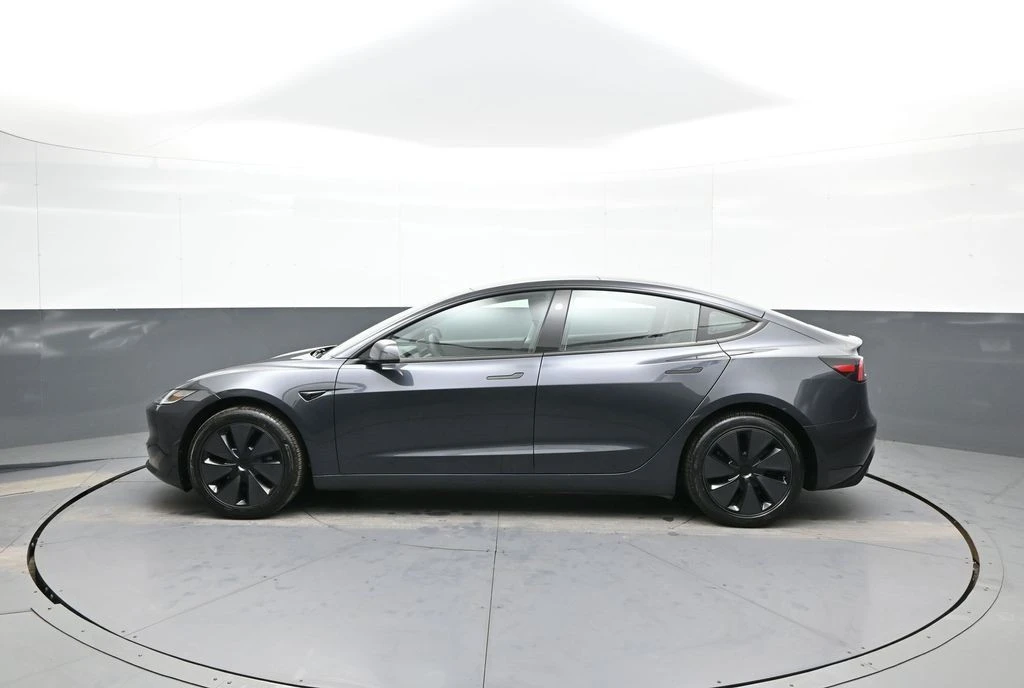 2025 Tesla Model 3 - Image 9 of 12