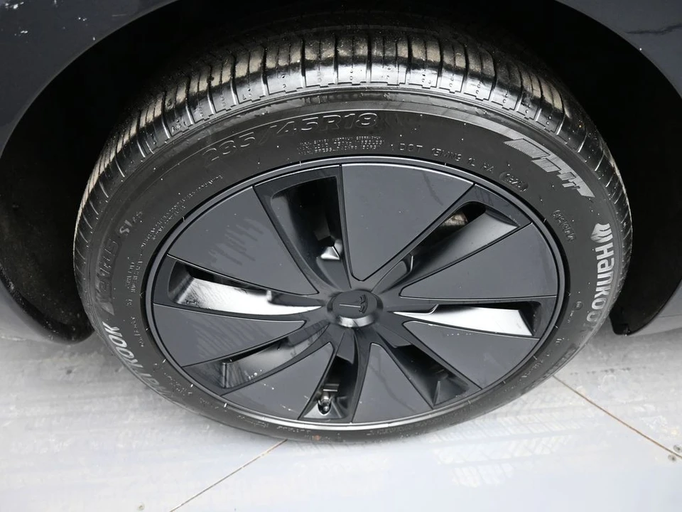 2025 Tesla Model 3 - Image 12 of 12