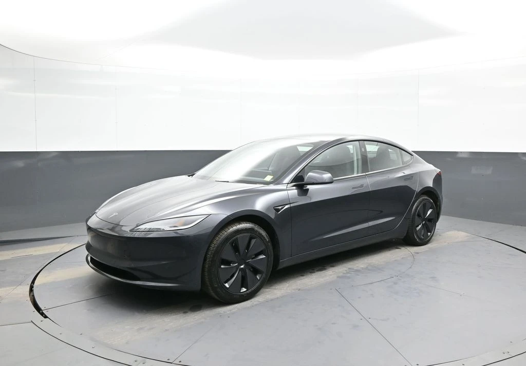 2025 Tesla Model 3 - Image 10 of 21