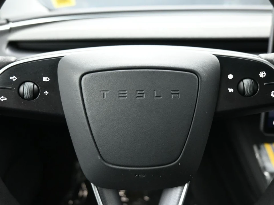 2025 Tesla Model 3 - Image 16 of 21