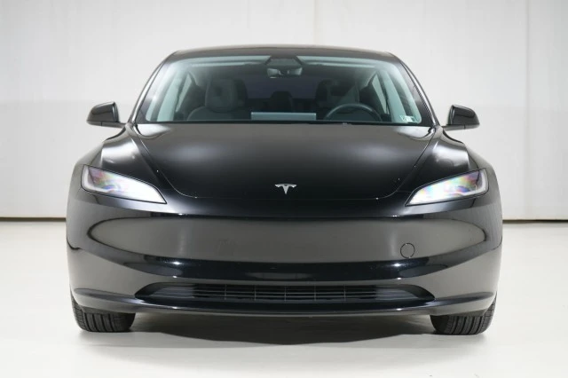 2025 Tesla Model 3 - Image 8 of 21