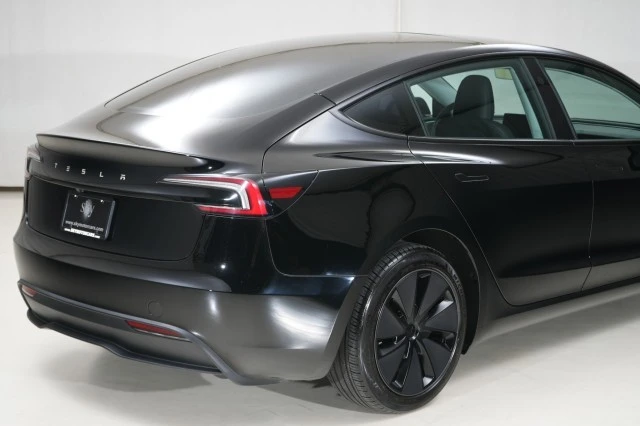 2025 Tesla Model 3 - Image 19 of 21