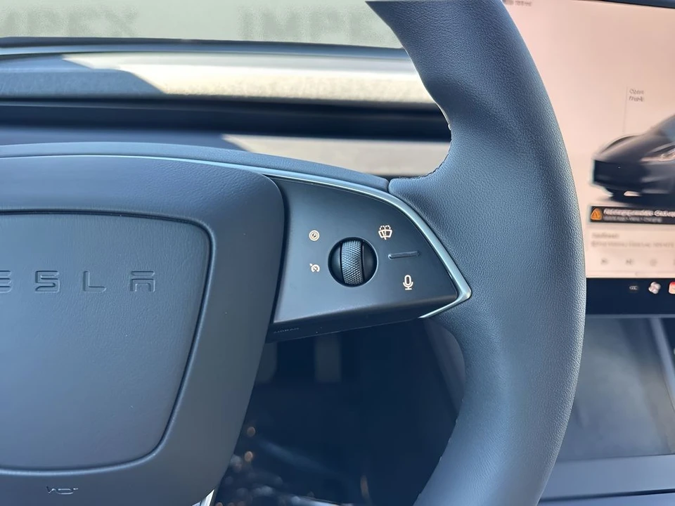 2025 Tesla Model 3 - Image 17 of 21
