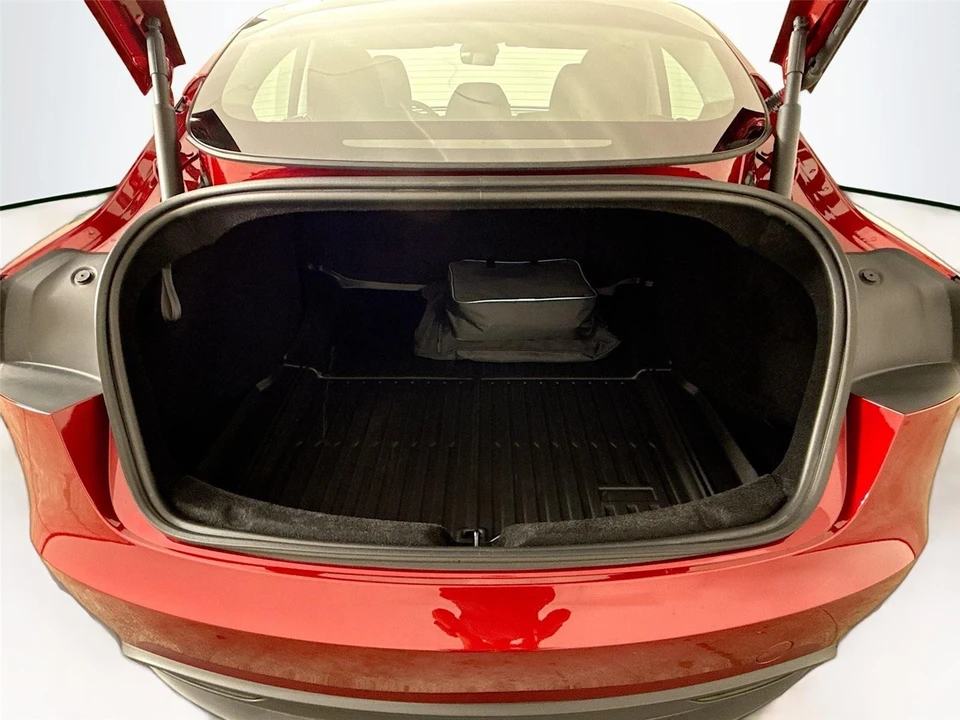 2025 Tesla Model 3 - Image 18 of 21