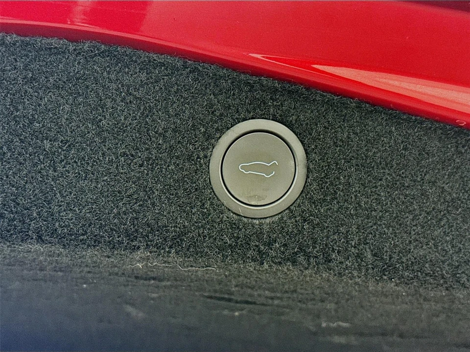 2025 Tesla Model 3 - Image 19 of 21