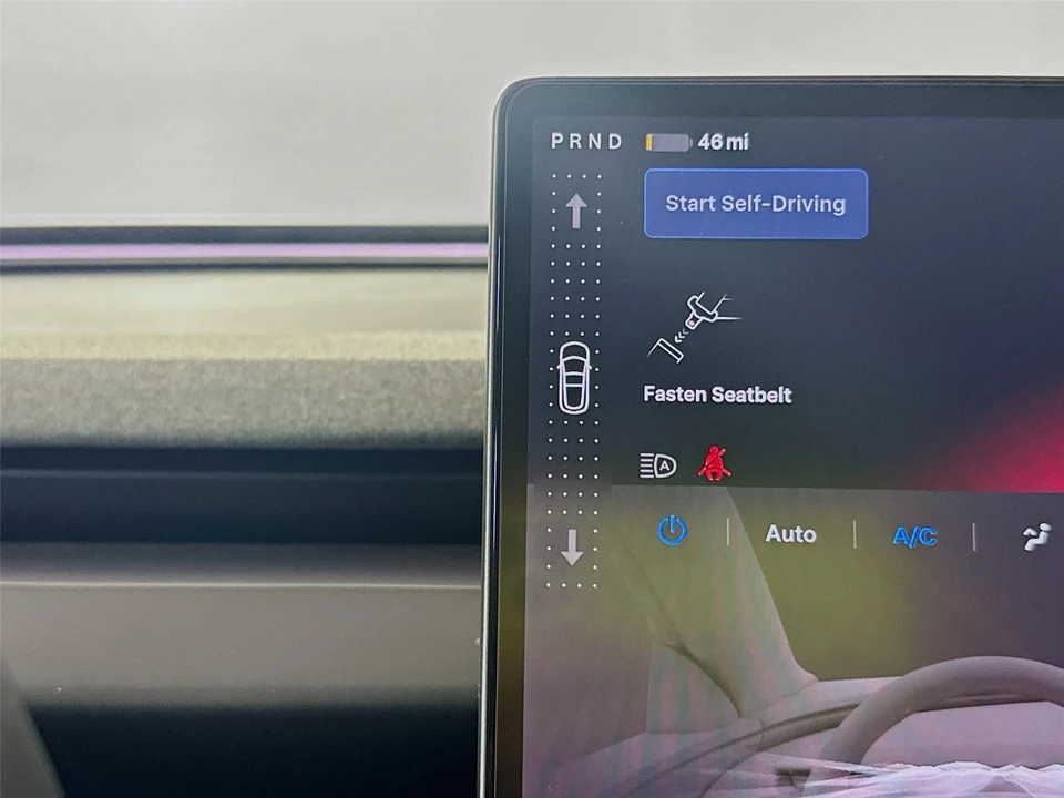 2025 Tesla Model 3 - Image 14 of 21