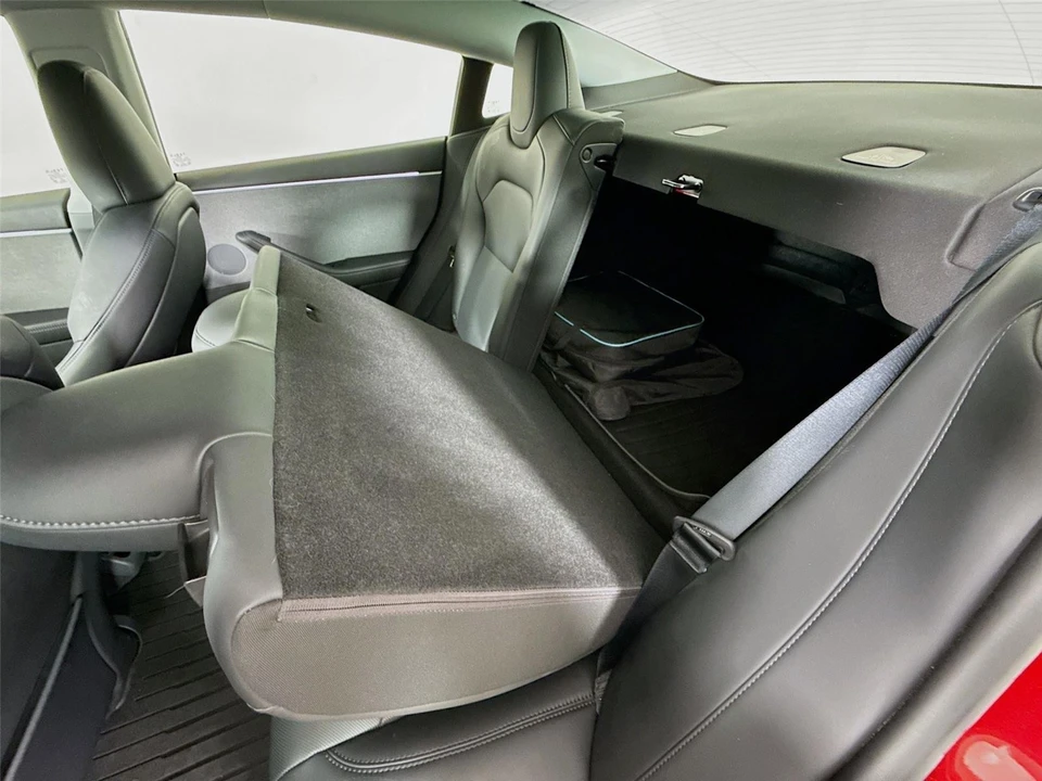 2025 Tesla Model 3 - Image 17 of 21