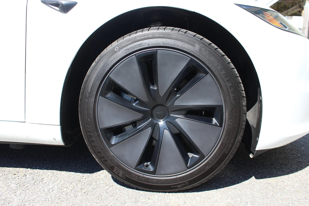 2025 Tesla Model 3 - Image 30 of 31