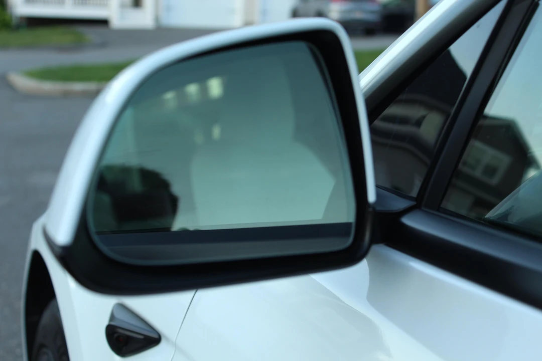 2025 Tesla Model 3 - Image 15 of 31