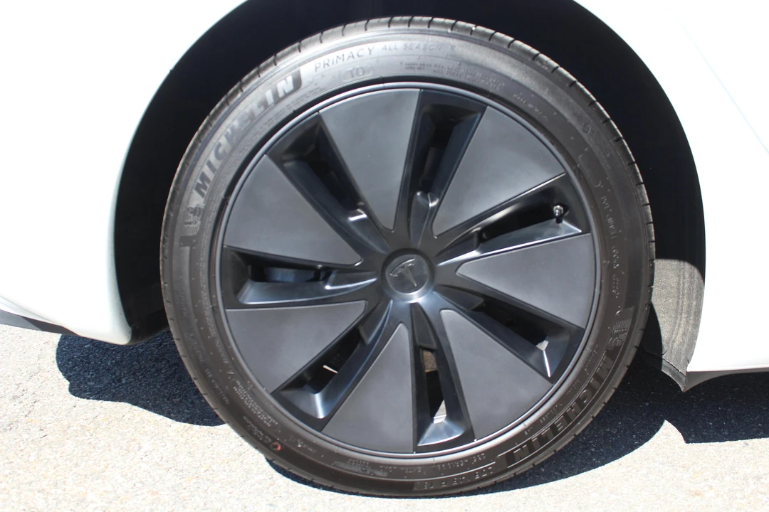 2025 Tesla Model 3 - Image 29 of 31