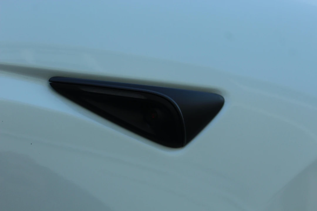 2025 Tesla Model 3 - Image 22 of 31