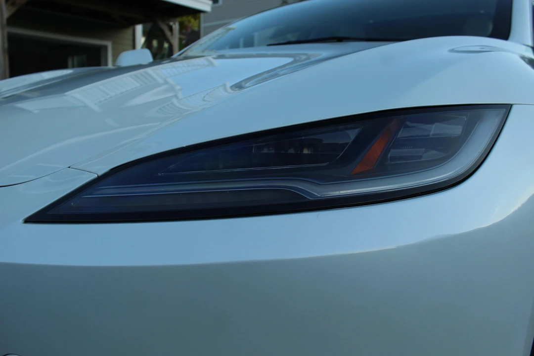 2025 Tesla Model 3 - Image 11 of 31