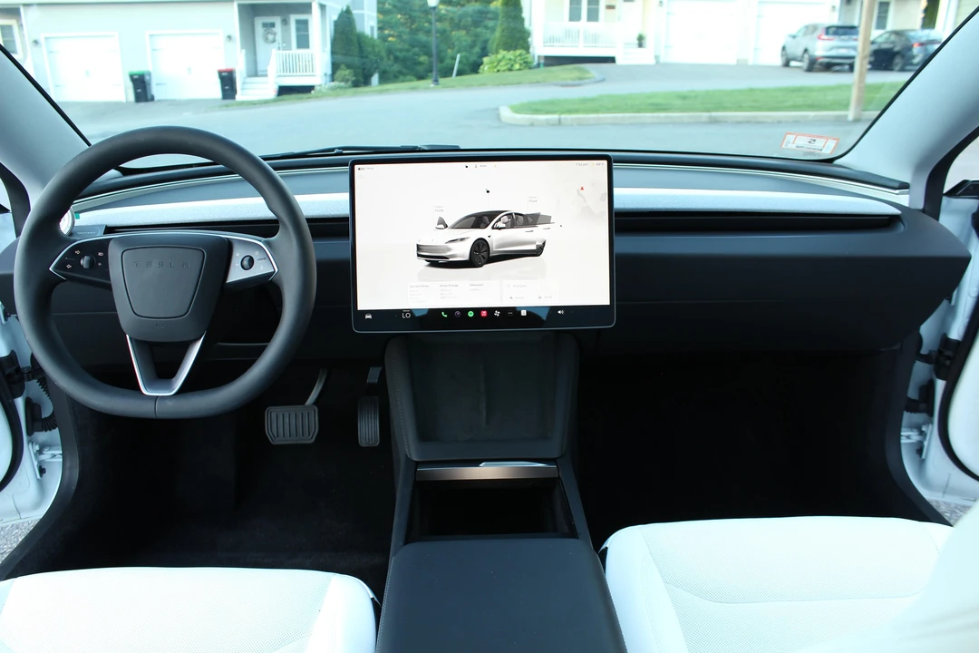 2025 Tesla Model 3 - Image 31 of 31