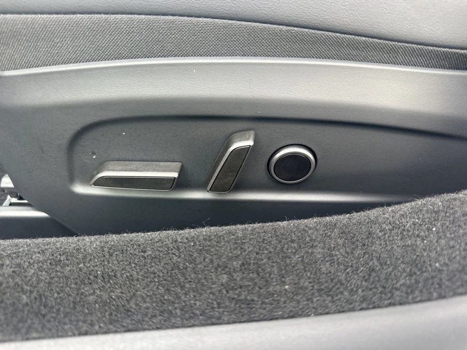 2025 Tesla Model 3 - Image 10 of 12