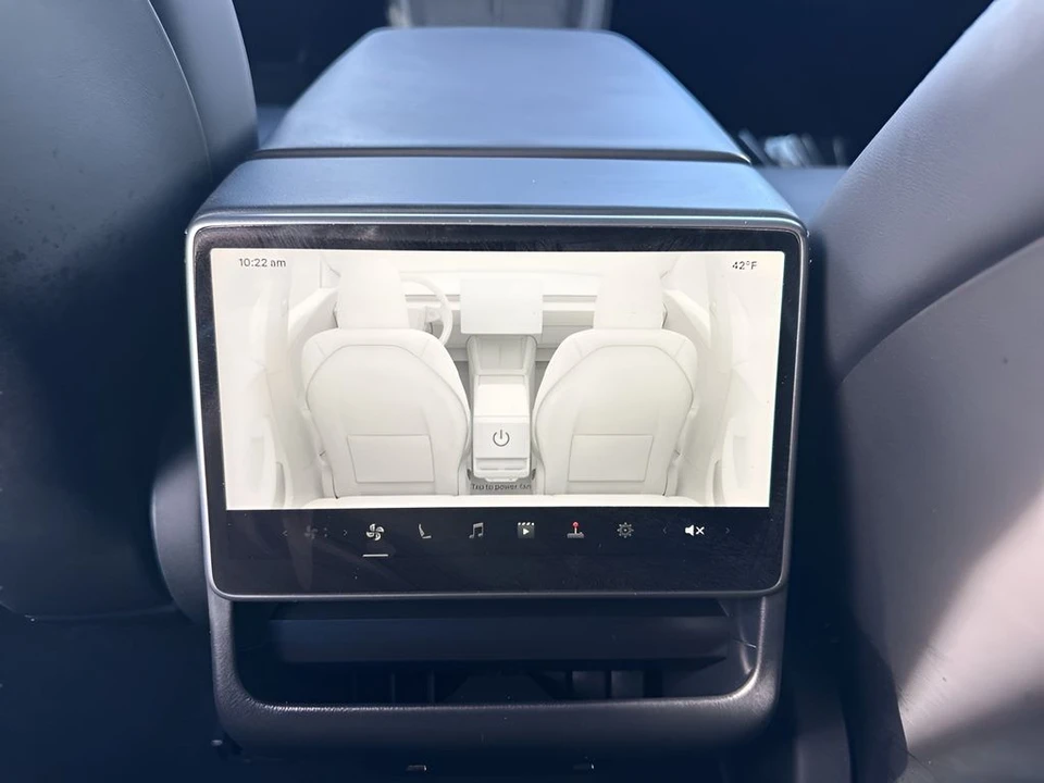 2025 Tesla Model 3 - Image 13 of 21