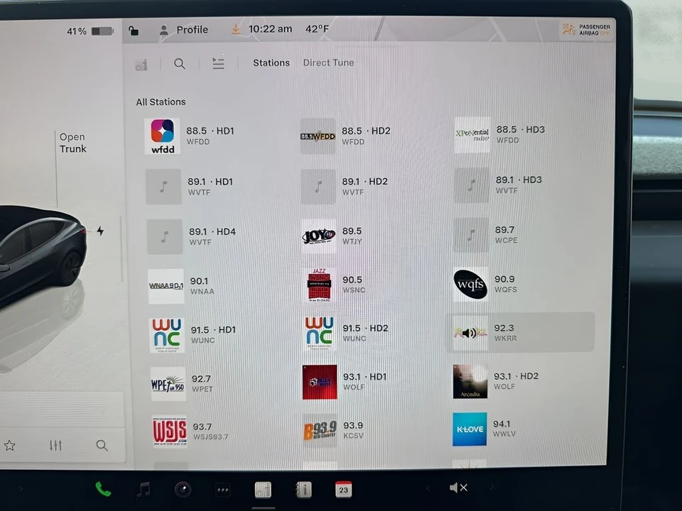 2025 Tesla Model 3 - Image 19 of 21