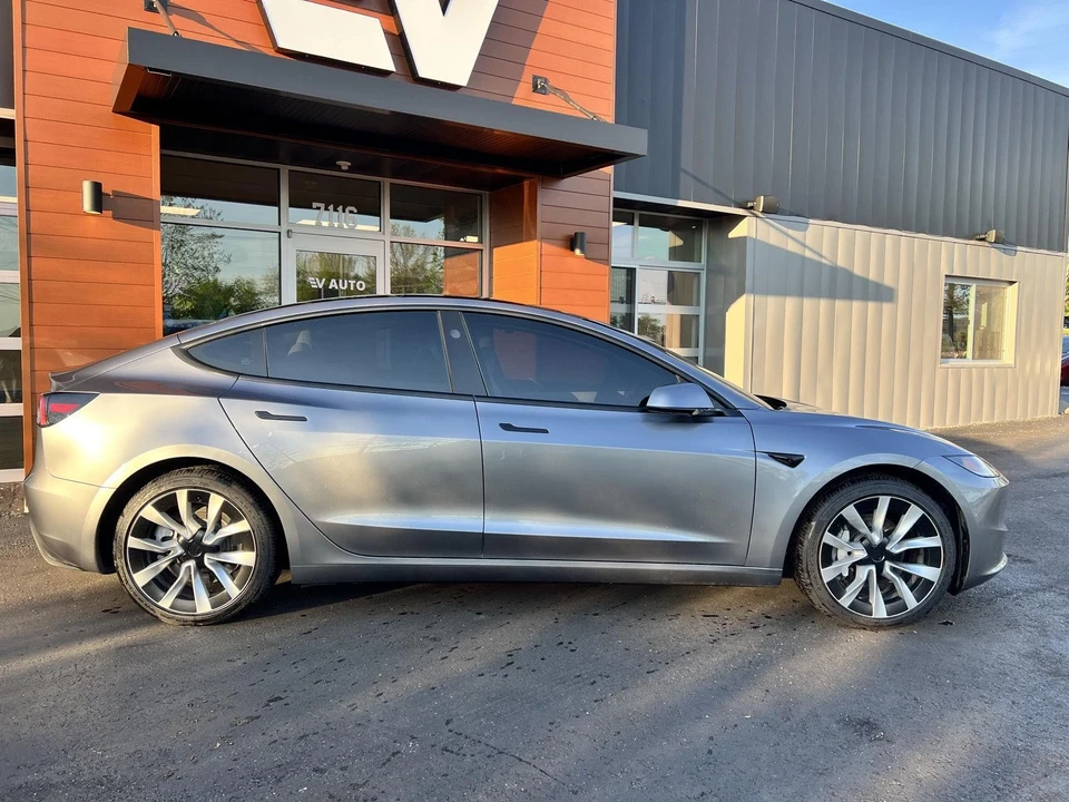 2025 Tesla Model 3 - Image 3 of 17