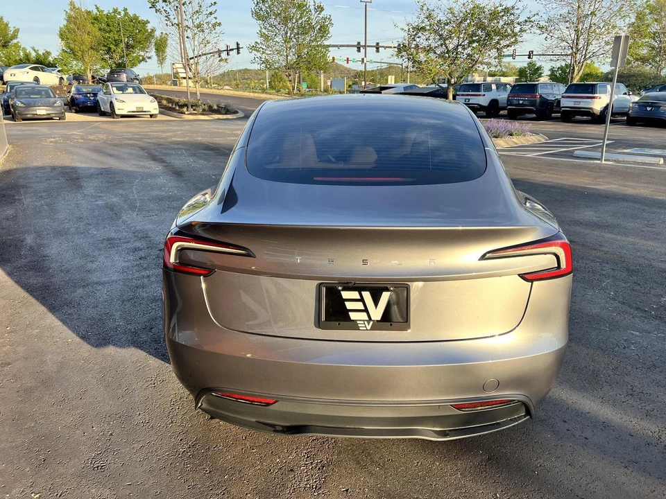 2025 Tesla Model 3 - Image 5 of 17
