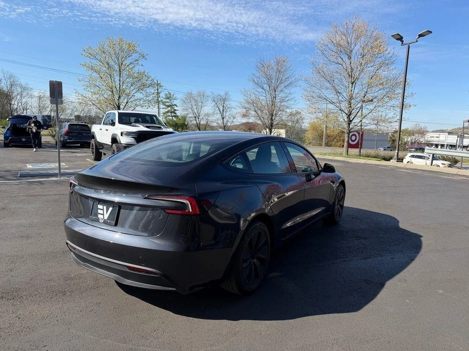2025 Tesla Model 3 - Image 5 of 21