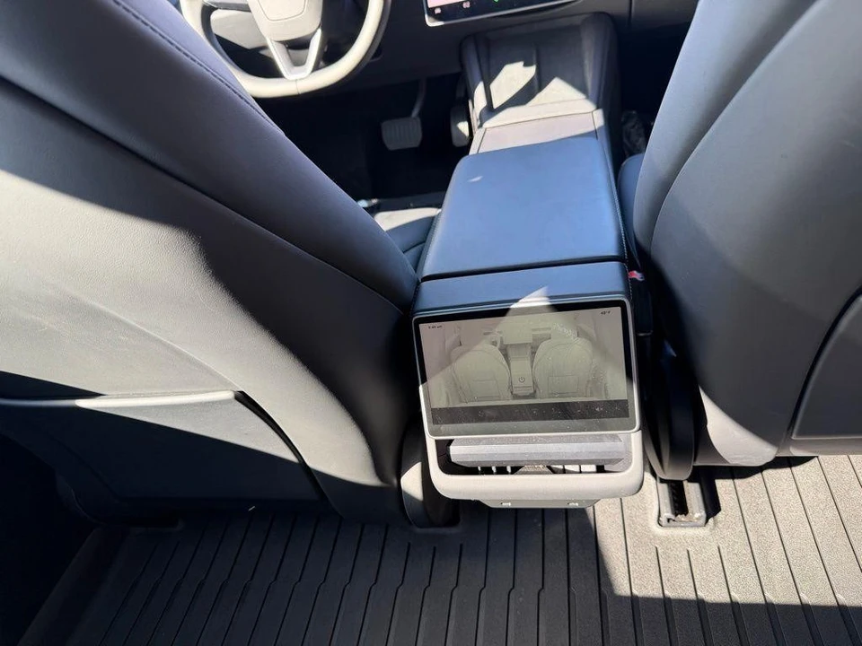 2025 Tesla Model 3 - Image 18 of 21