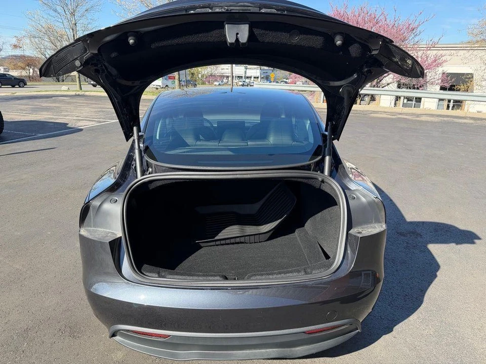 2025 Tesla Model 3 - Image 15 of 21
