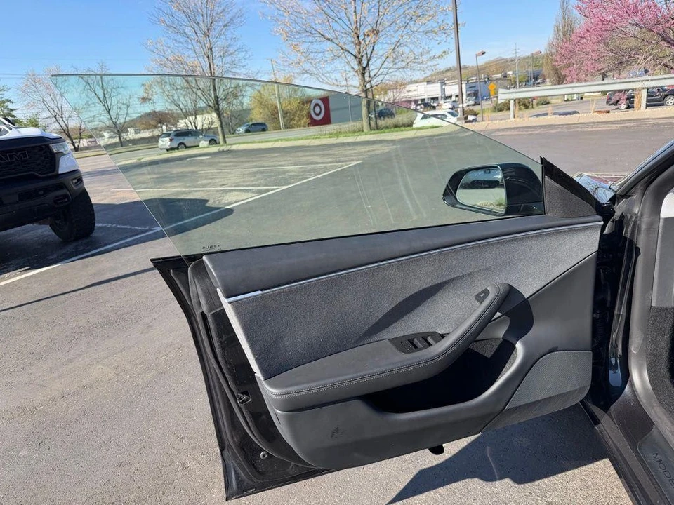 2025 Tesla Model 3 - Image 12 of 21