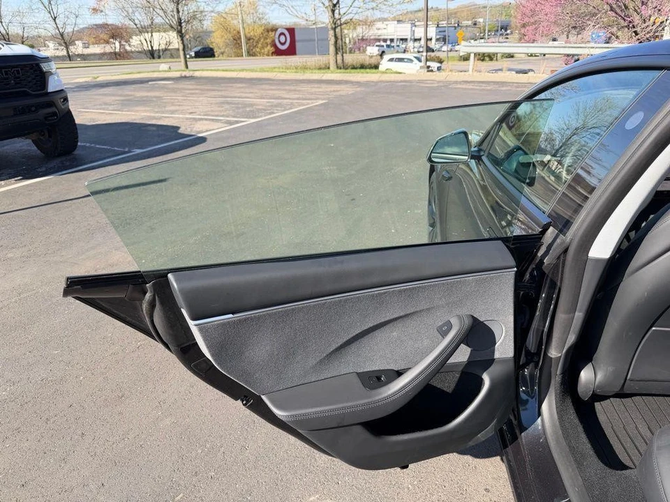 2025 Tesla Model 3 - Image 14 of 21