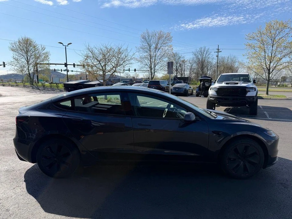 2025 Tesla Model 3 - Image 4 of 21